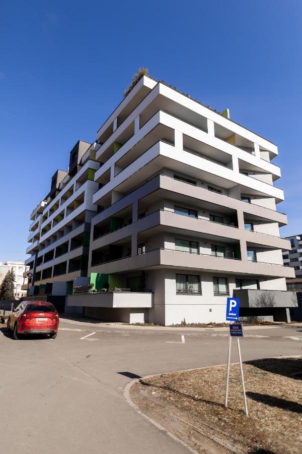 Quiet & Cozy Apartment Old Town - Free Underground Parking Kosice Exterior photo